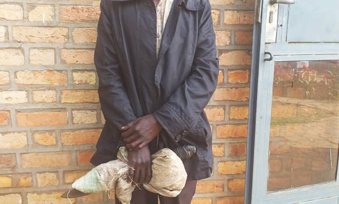 Rwanda authorities hand over Ugandan suspect Rwanda authorities hand over Ugandan suspect