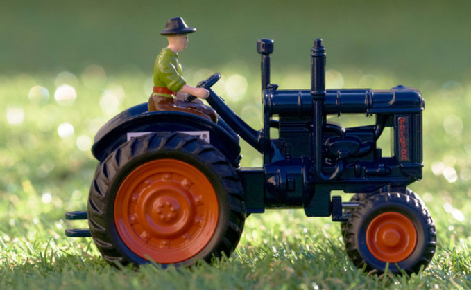 Britains to re-release 7,500 iconic Fordson Major Tractor toys in centenary celebration