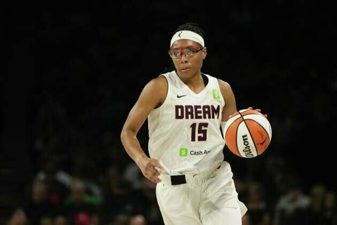 Dream return home to face first-place Lynx