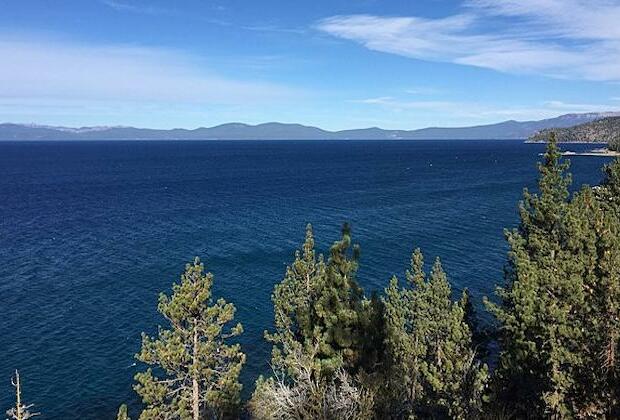 Approaching wildfires threaten Lake Tahoe