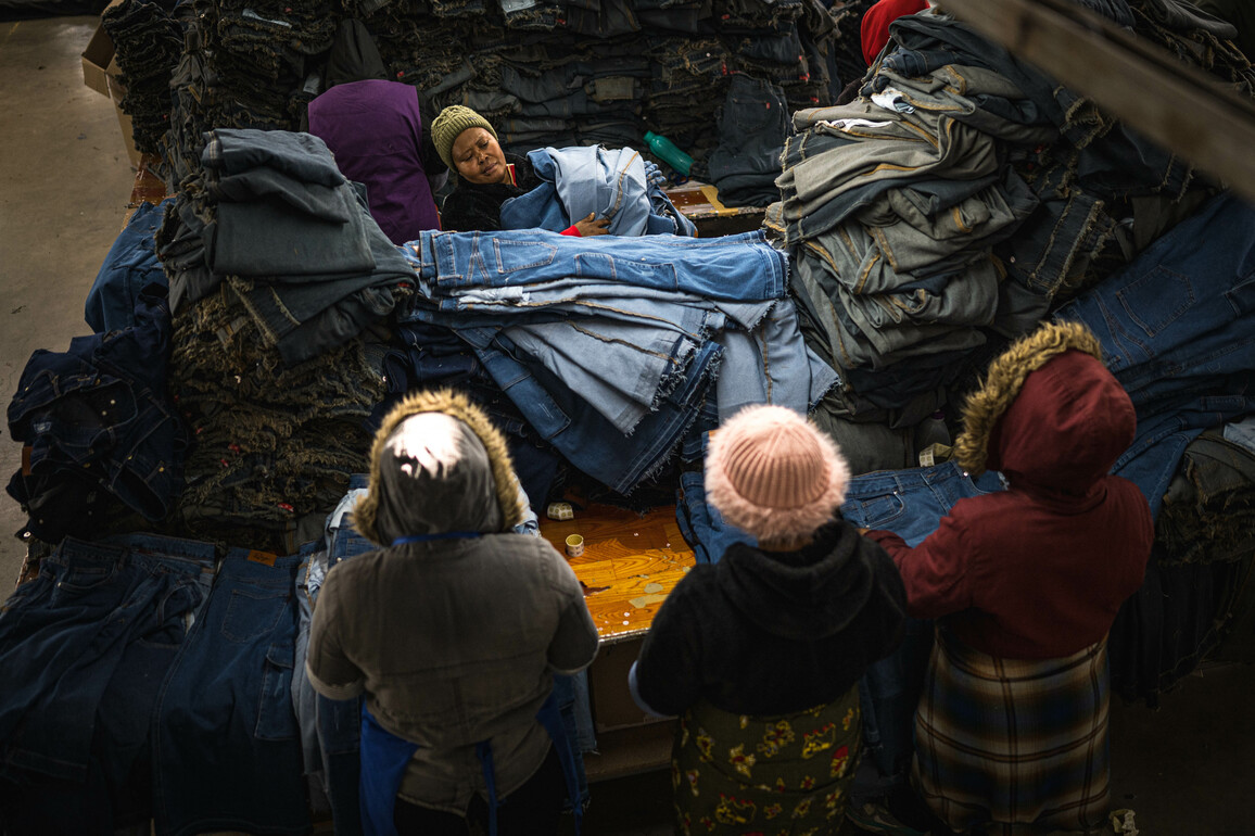 LESOTHO-MASERU-TEXTILE INDUSTRY-FACTORY