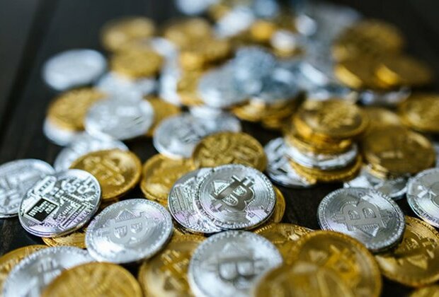 Gold boosts returns and lowers risk, while Bitcoin heightens volatility: World Gold Council