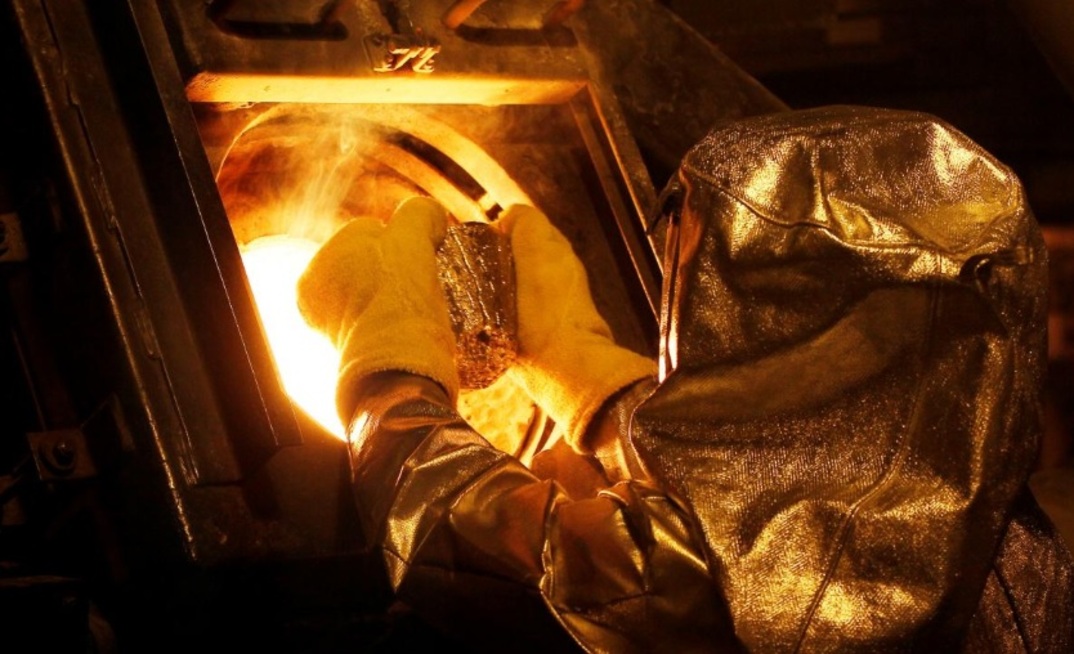 Newmont posts record cash from stripped-down portfolio