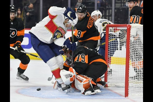 Panthers beat Flyers, extend season-opening burst to 5 games