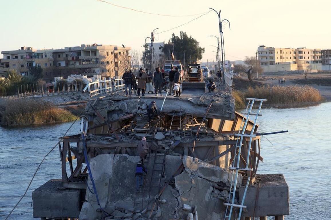 IS attack kills 4 Syrian security members near Raqqa