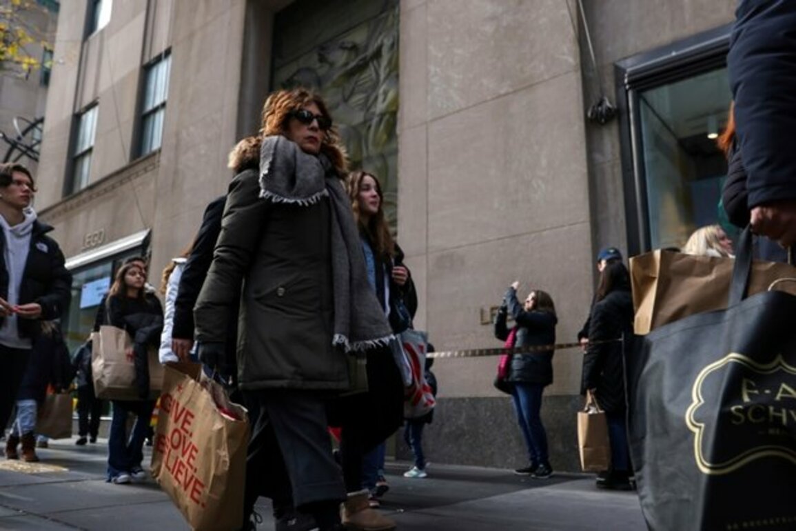 OECD Slightly Raises World GDP Growth Forecast to 2.7%