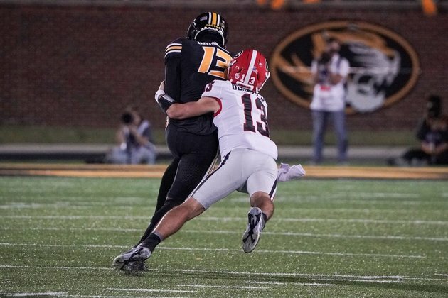 No. 1 Georgia rallies for 26-22 win over Mizzou