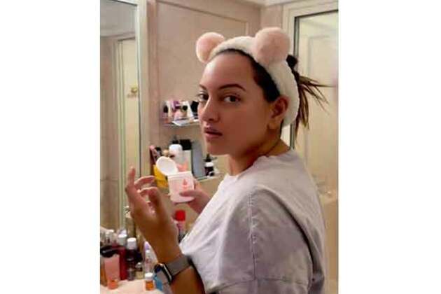 Sonakshi Sinha gets pranked by husband Zaheer Iqbal in latest video, check it out