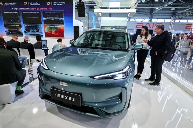 Chinese carmakers step up presence at Hungary auto show