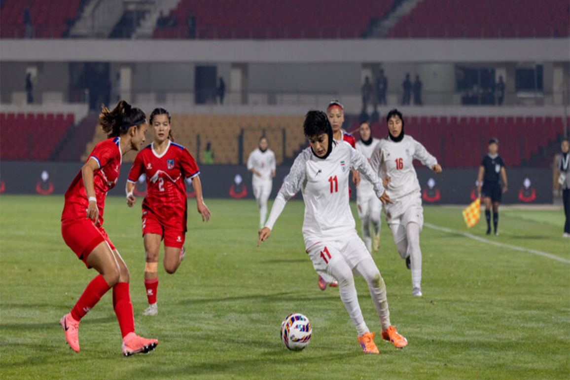 Iran women's football team receives grand welcome in Tehran