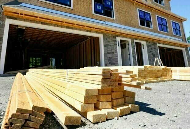 Trump orders probe into US lumber imports 