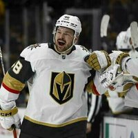 NHL roundup: Late goal lifts Vegas over Boston