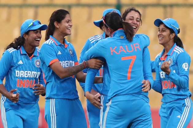 India-W win toss, opt to bowl first against Australia-W in Canberra T20I