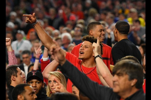 Mahomes to Texas Tech grads: 'Win your own Super Bowl'