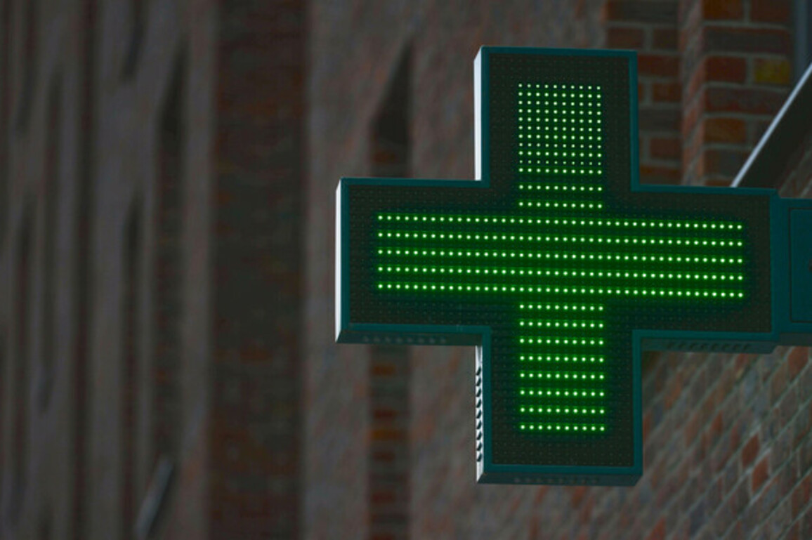 Government row with pharmacy union preventing six-month prescription extensions