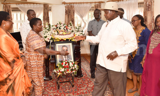 Museveni pays tribute to Dr Rwendeire Museveni pays tribute to Dr Rwendeire