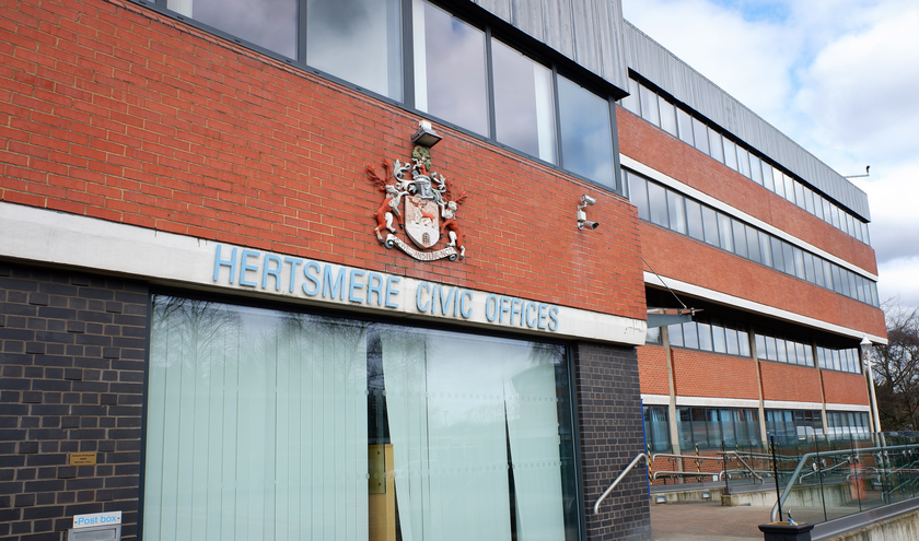 Hertsmere BC offices in Borehamwood © Peter_Fleming/Shutterstock.com