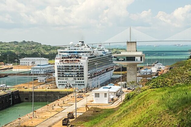 Panama seizes key canal ports, HK lodges protest