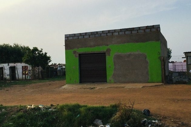 Tsakane tense after residents close down immigrant-owned shops