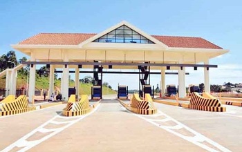 UNRA eri mu ntegeka z'okusolooza abakozesa Entebbe Express Highway