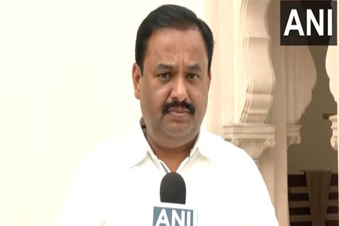 Nationalist Congress Party (SCP)'s Prashant Jagtap says "No surprise" if Thackeray-Fadnavis reunite after Aaditya meets CM