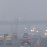 Toxic smog blankets Delhi as air quality continues to be 'very poor'