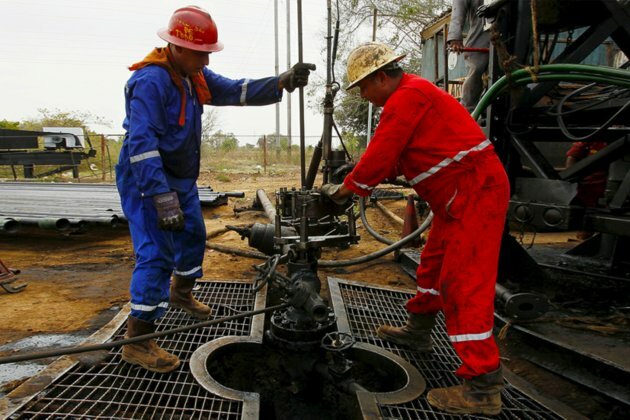 Oil industry to lose nearly half its workers