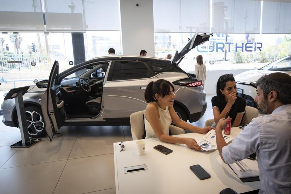 Xinhua Headlines: From exporting to partnering, Chinese carmakers forge South-South cooperation in Mideast