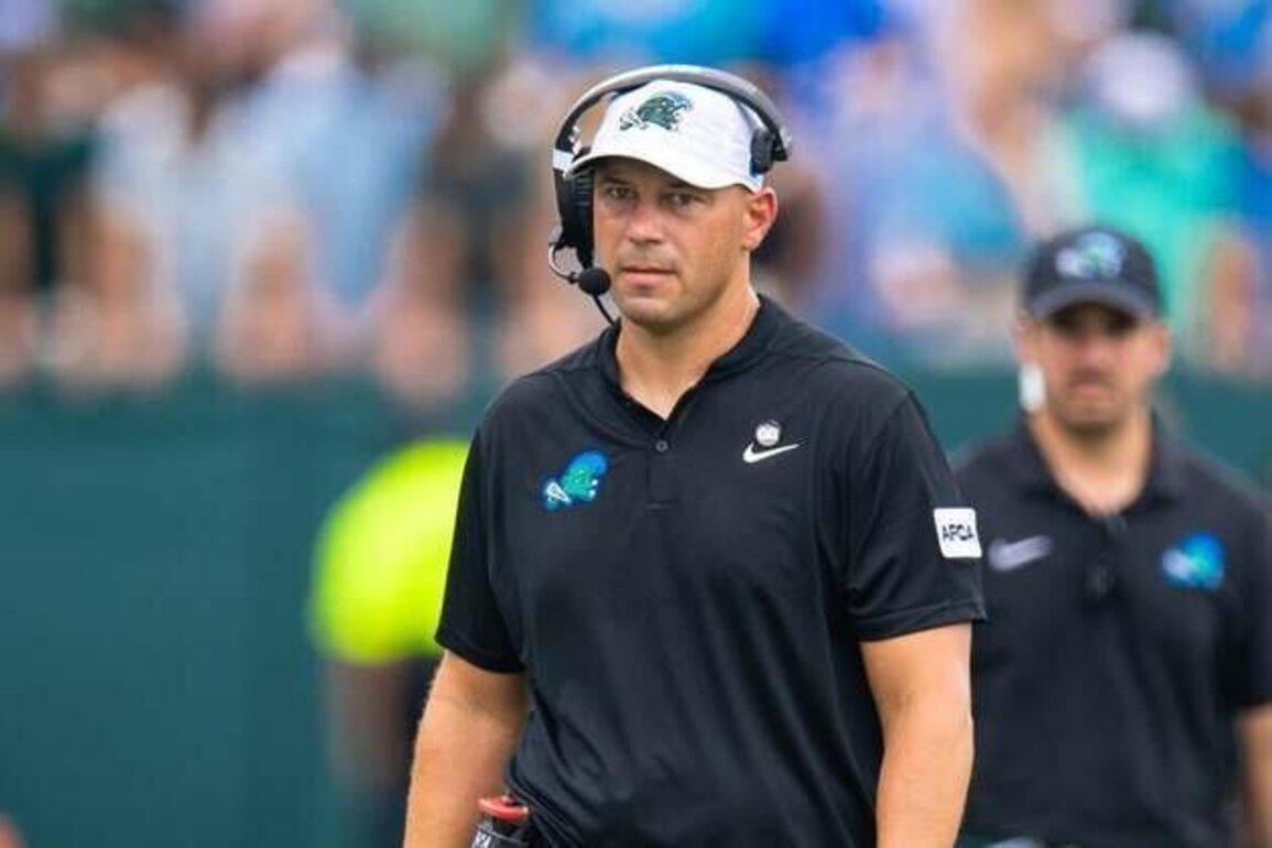 Report: Florida to hire Tulane's Jon Sumrall as coach