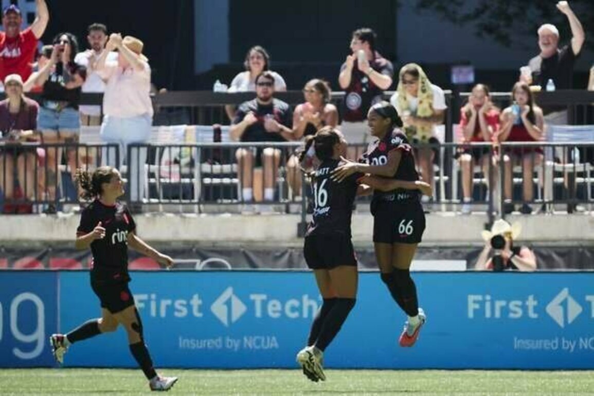 Thorns score 4 goals, defeat Reign in Cascadia derby