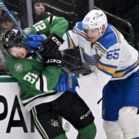 Jason Robertson's last-minute goal leads Stars past Blues