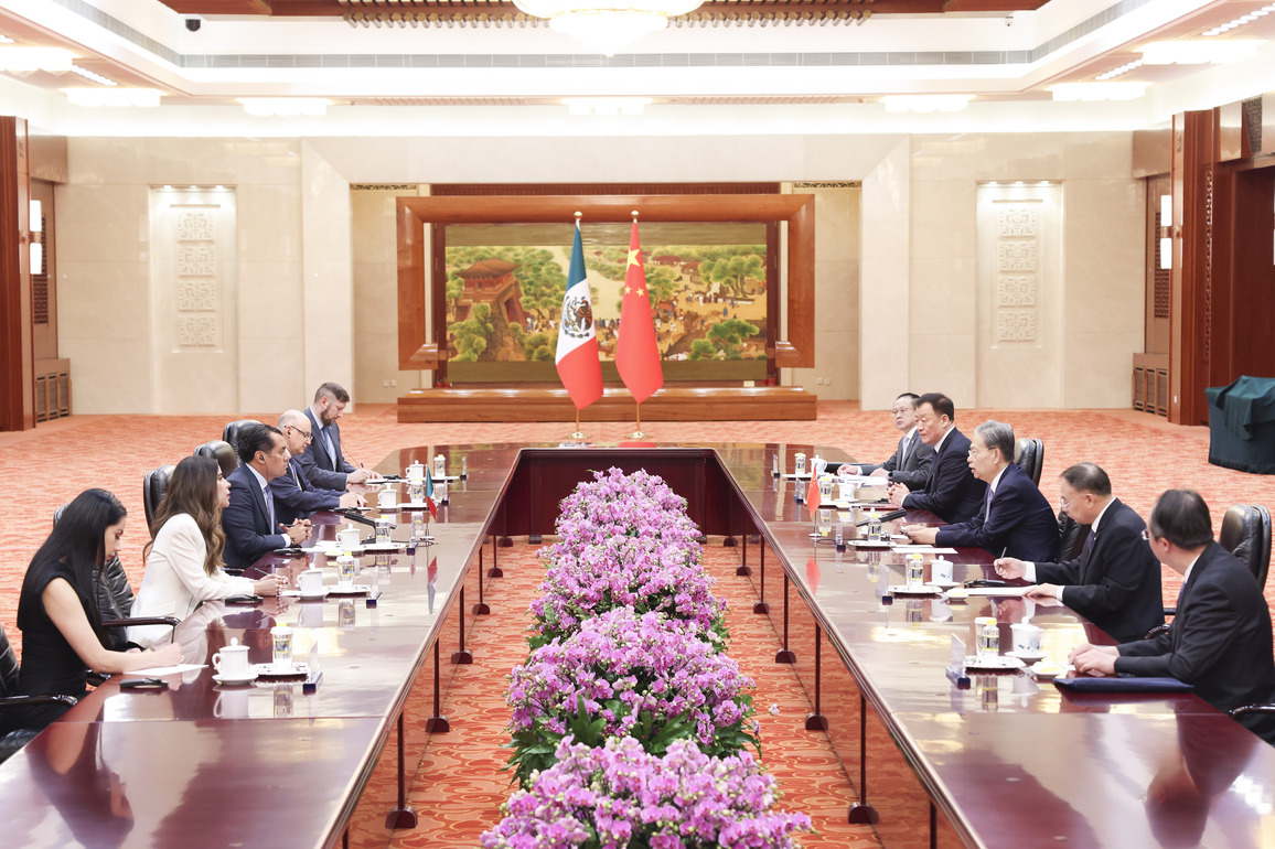CHINA-BEIJING-ZHAO LEJI-CHAMBER OF DEPUTIES OF MEXICO-PRESIDENT-TALKS (CN)