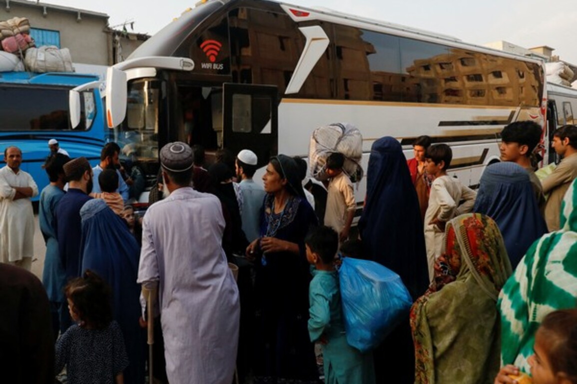 Pakistan steps up crackdown on undocumented Afghan migrants