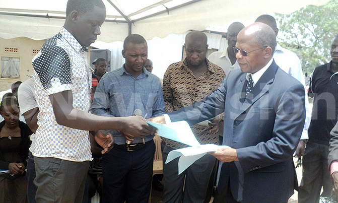 Minister cautions on scholarships abroad Minister cautions on scholarships abroad