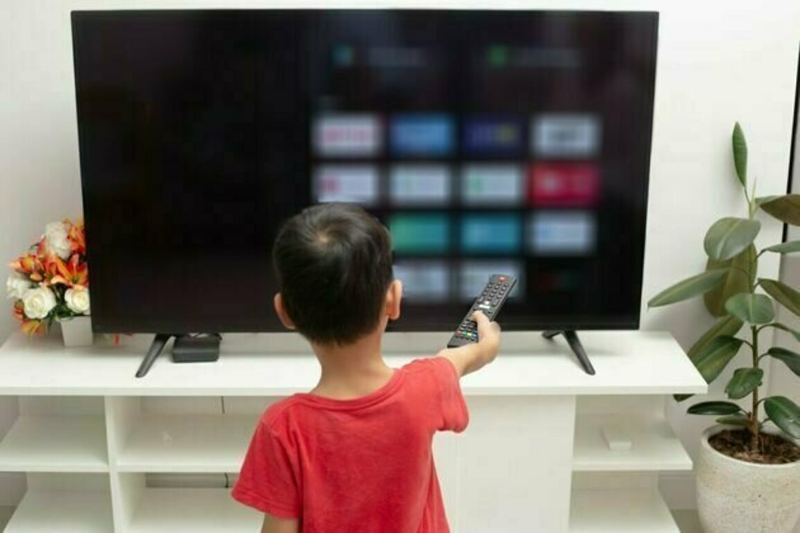 Anak dikepung konten digital? TV bisa bentuk kebiasaan menonton yang lebih terkontrol