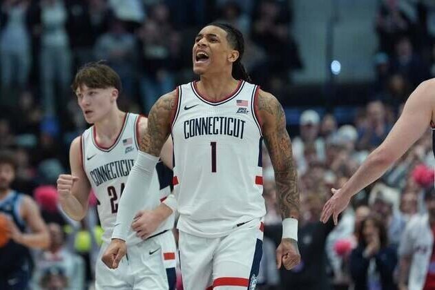 No. 2 UConn beats Villanova to run winning streak to 15
