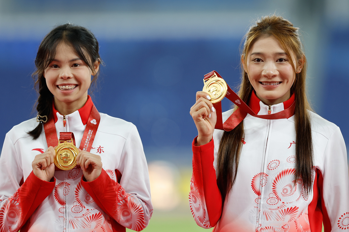 (SP)CHINA-15TH NATIONAL GAMES-ATHLETICS-MIXED 4X400M RELAY (CN)