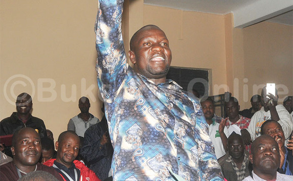 Mwiru nga baakamala okumulangirira. Ku kkono ye Ingrid Turinawe. Mwiru nga baakamala okumulangirira. Ku kkono ye Ingrid Turinawe.