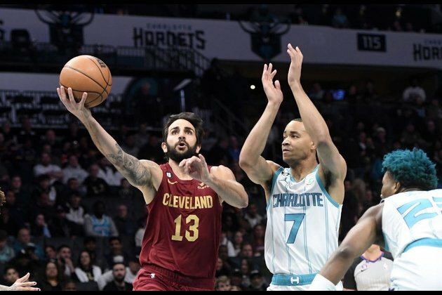 Cavaliers complete mini-road sweep of Hornets