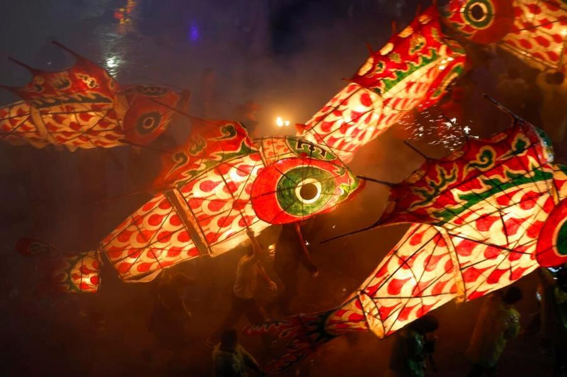 GLOBALink | Fish-shaped lanterns illuminate traditional festivals in east China's ancient county