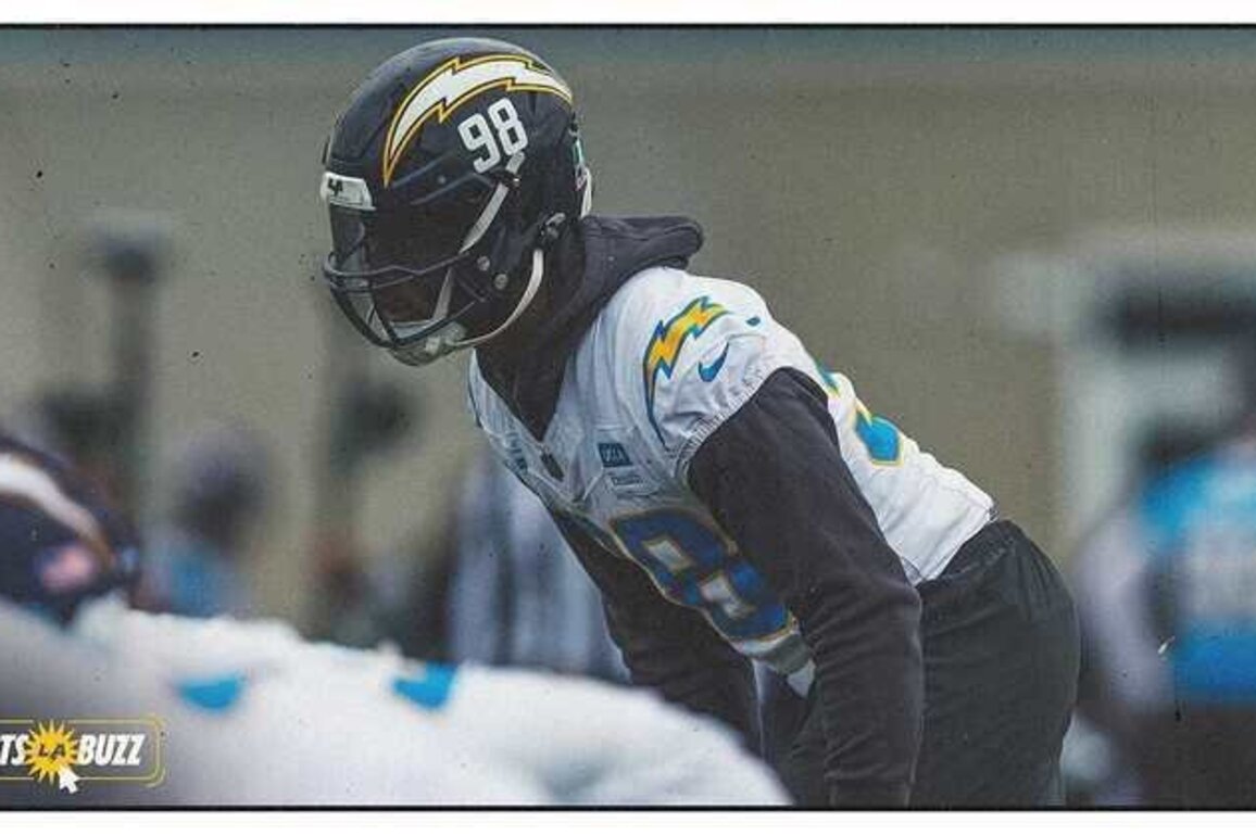 NFL Week 17 Game Picks: Chargers or Texans