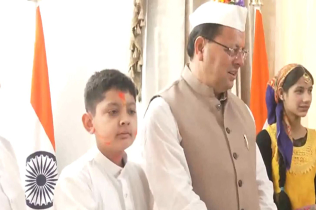 Uttarakhand CM Pushkar Singh Dhami celebrates Holi at his residence in Dehradun