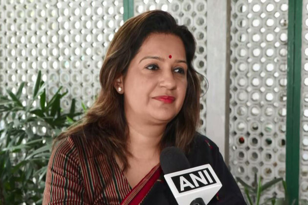 "ECI reads script prepared by BJP": Shiv Sena (UBT) MP Priyanka Chaturvedi backs Rahul Gandhi's voter fraud claims in Haryana