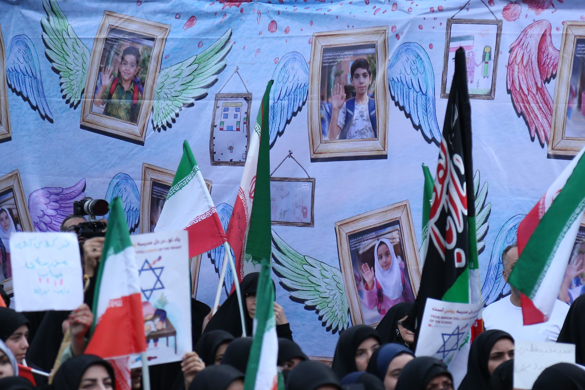 IRAN-TEHRAN-STUDENT VICTIMS-MOURNING