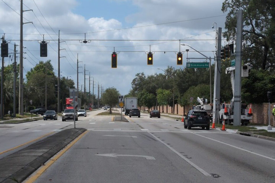 New Traffic Signal at Conway &amp; Simmons in Orlando