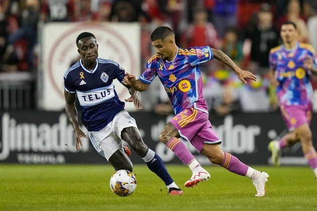 Whitecaps rally past woeful Toronto FC, 2-1