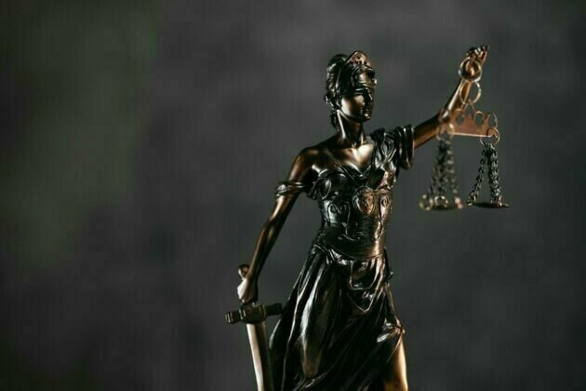 Abolisi Tom Lembong dan amnesti Hasto Kristiyanto: Keputusan hukum bermuatan politis