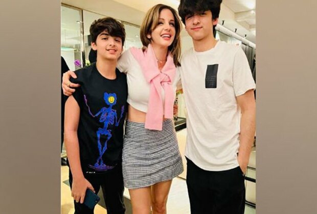 This how Sussanne Khan wished son Hrehaan Roshan on 17th birthday