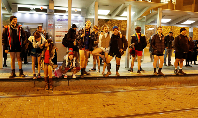 Jerusalemites show a leg for worldwide 'No Pants' ride Jerusalemites show a leg for worldwide 'No Pants' ride
