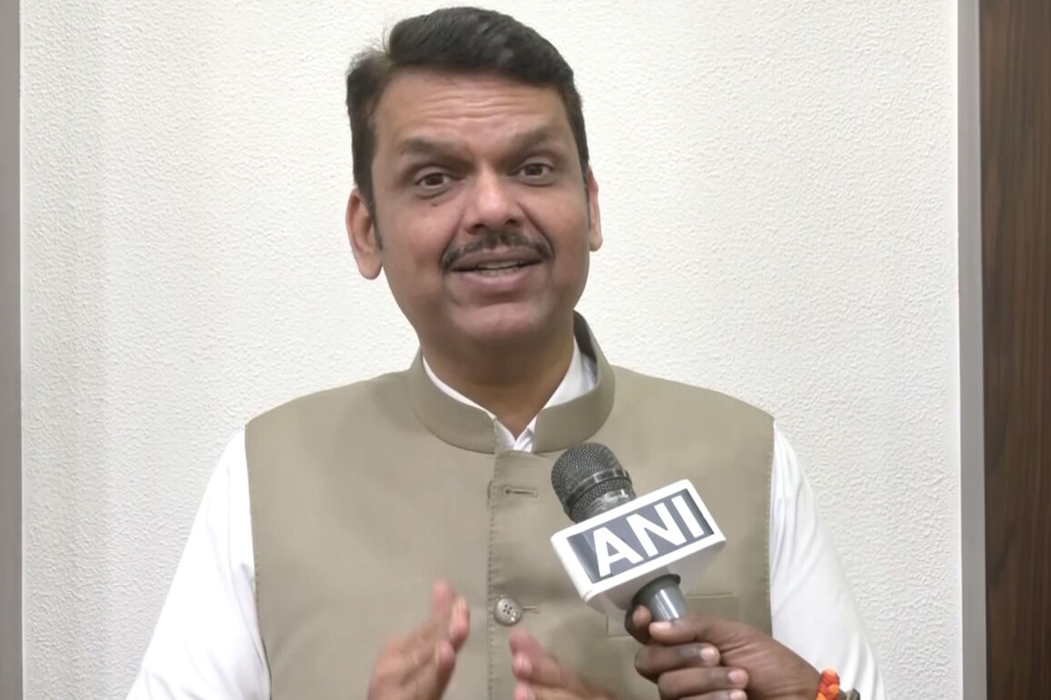 "Can stay in Nepal": Fadnavis attacks Rahul Gandhi for appeal to Gen Z to stop "vote theft"